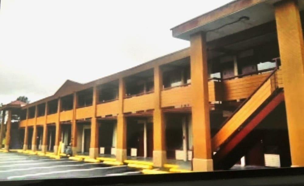 阿什兰红屋顶旅馆酒店 外观 照片